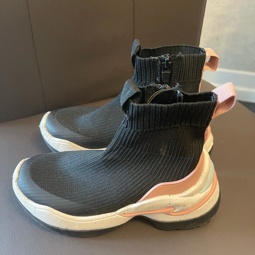 Zara girls high top pull on/zip up sneakers